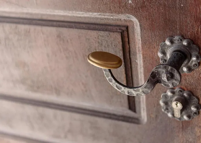 Aenaon Estate 1896 By K&k 3*