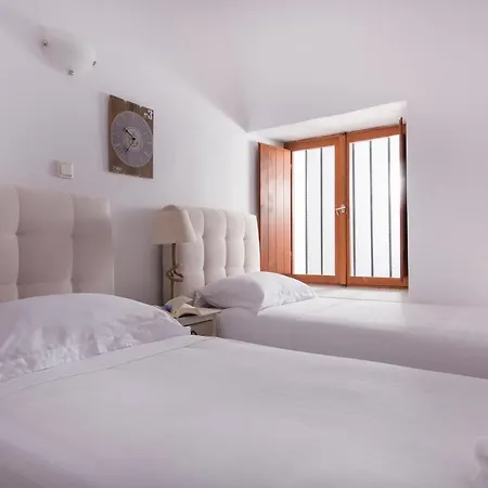 Aenaon Estate 1896 By K&k